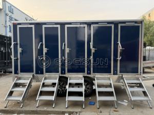 Remorque <span class=keywords><strong>de</strong></span> toilettes mobiles <span class=keywords><strong>de</strong></span> luxe spacieuse à quatre portes, idéale pour les chantiers <span class=keywords><strong>de</strong></span> construction et les événements en plein air - Product Image 4