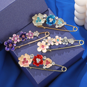 Broche de Flor con Pedrería de Aleación de Zinc para Mujer, Pin de Moda, Regalo, 7.5*2cm - Product Image 1