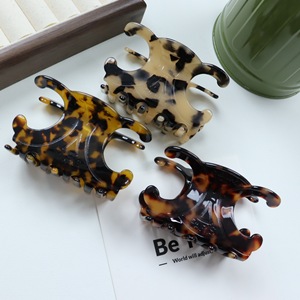 กิ๊บติดผมอะซิเตทลายกระดองเต่ารูปโน้ตดนตรีอาร์คเดอทรียงฟ์สุดหรูจาก Celi - กิ๊บติดผมด้านหลังศีรษะสำหรับผู้หญิง เหมาะเป็นของขวัญ - Product Image 3