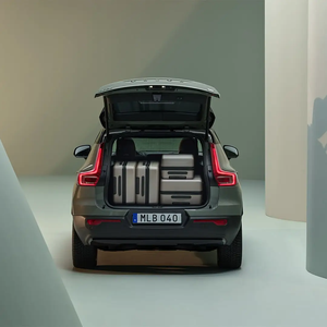 Excelente rendimiento 7 velocidades doble embrague 180km 2,0 T <span class=keywords><strong>VOLVO</strong></span> <span class=keywords><strong>XC40</strong></span> 2024 coche compacto SUV <span class=keywords><strong>VOLVO</strong></span> <span class=keywords><strong>XC40</strong></span> EV FWD <span class=keywords><strong>AWD</strong></span> - Product Image 5