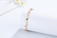 Nouvelle technologie Blue Crescent Cutout Style Fine Bracelet à breloques plaqué or 18 carats Femme Bracelets pour femmes