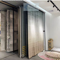 Présentoir de tapis sur pied personnalisé présentoir en tissu à glissière grande couverture à tirer systèmes d'affichage suspendus pour salle d'exposition