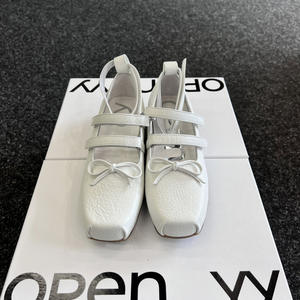 Zapatos Spring Pig para mujer, nueva versión coreana, zapatos planos de ballet informales con suela gruesa y cierre de un botón, zapatos pequeños de cuero - Product Image 5