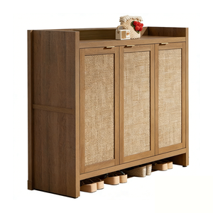 Meuble à chaussures moderne en rotin style bohème avec 3 portes, rangement autoportant pour entrée avec étagère inférieure ouverte - Product Image 1