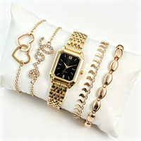 Montre Femme Chic Urbaine Moderne avec Cadran Taille Émeraude, Ensemble de Bijoux Empilables Tendance 5 Pièces, Favori des Influenceuses, Glamour Quotidien