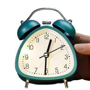 Réveil pour <span class=keywords><strong>étudiant</strong></span>s et personnes <span class=keywords><strong>âgée</strong></span>s 2025 Nouveau corps en métal Affichage LED Réveil puissant Charge silencieuse <span class=keywords><strong>Chambre</strong></span> et salon - Product Image 4