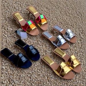 Sandales plates haut de gamme pour femmes, nouveau design à brides croisées, confortables et respirantes pour l'été et les activités de plein air - Product Image 2