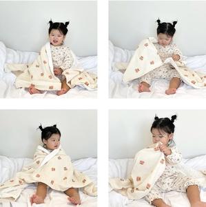 Couverture d'emmaillotage <span class=keywords><strong>pour</strong></span> bébé utilisable en toutes saisons Design pointillé anti-sursaut <span class=keywords><strong>pour</strong></span> dormir Maternité Serviettes de toilette <span class=keywords><strong>pour</strong></span> bébé - Product Image 3