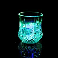 200ml LED Light-Up Luminous Plastic Glass Licor Wine Beer Glass para Pub Bar Fiestas Suministros