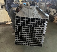Profilé en C perforé galvanisé à chaud YMHD, résistant aux vents de 60 m/s et aux charges de neige de 1,4 KN/M2, pour la construction de supports photovoltaïques.