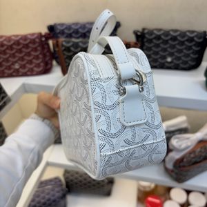 럭셔리 디자이너 가죽 캐주얼 크로스바디 백 여성용 미디엄 핸드백 카메라 백 남성용 새들 숄더백 - Product Image 3