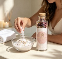 Botol Kaca Bening Penutup Gabus Dewdrop Dream dengan Bunga Mawar Kering, Garam Mandi Aromaterapi, Garam Epsom untuk Spa Soak, Logo Kustom OEM ODM