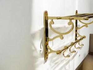 Toallero de Latón Macizo Vintage con Estante de Almacenamiento y Múltiples Ganchos, Organizador de Baño Montado en la Pared para Hogar Moderno - Product Image 5