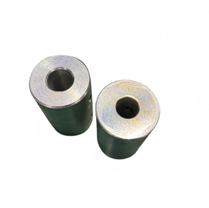 Pièces en acier au carbone tournées sur commande CNC |   Coupleur d'extension d'arbre à corps traversant, vis de fixation latérale, vente en gros - Product Image 1