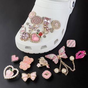 2025 vente chaude concepteur strass ruban serpent <span class=keywords><strong>or</strong></span> lettres chaussures <span class=keywords><strong>d</strong></span>écorations luxe métal <span class=keywords><strong>ours</strong></span> perle chaussure breloques en gros - Product Image 1