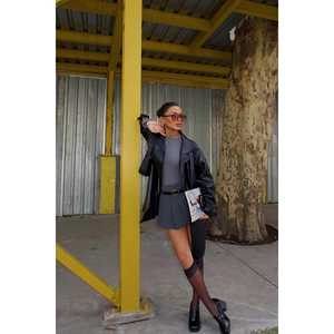 Gabardina Negra Casual para Mujer, con Detalle de Botones, Cierre Cruzado, Exterior de Cuero Genuino, Decoración Estampada, Tejido de Punto - Product Image 5