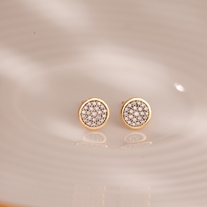 Clous d'oreilles en diamant rond | Diamants de laboratoire en or jaune 18KT-Anniversaire de mariage de fiançailles de luxe et cadeau - Product Image 1