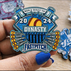Pin de Solapa Personalizado con Logotipo de Club Deportivo, Pin de Solapa de Metal Esmaltado Suave Personalizado para Equipo, Pins Intercambiables de Béisbol Personalizados - Product Image 1