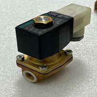 Solenoide PLC CKD ADK11-10A-02H-AC100V de 2 Puertos con Cuerpo de Latón, Nuevo, Suministro a Granel