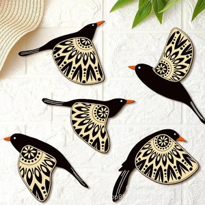 Décoration murale en bois en forme d'oiseau volant, ornement suspendu en buis, décoration d'intérieur, forme irrégulière, couleur bronze, ensemble de 5 pièces - Product Image 1