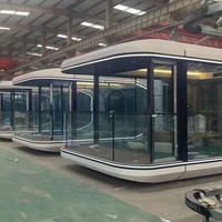 Capsule spatiale de glamping, maison mobile, pod modulaire préfabriqué avec équipements de vie complets pour village de vacances