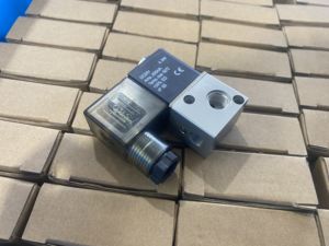 3v1-06 24V 110V 220V 230V thường đóng trực tiếp diễn xuất Mini 3Way solenoid 3/2 van 1/8 thu nhỏ ba chiều 12V solenoid van - Product Image 3