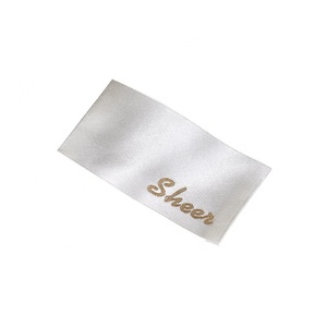 Biểu Tượng Tùy Chỉnh Chất Lượng Cao Quần Áo Màu Đen Trắng Mịn Mềm Dệt Lụa Satin Dệt Nhãn Cho Quần Áo Phù Hợp Với - Product Image 1