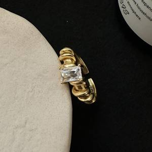 แหวนหรูหราสำหรับฤดูใบไม้ร่วงและฤดูหนาว ทำจากเงินแท้ S925 ลายบิดเกลียวแบบฝรั่งเศสย้อนยุค ดีไซน์เรียบง่ายทรงสี่เหลี่ยม ประดับด้วยเพชรซิркоเนียแบบเปิด - Product Image 4