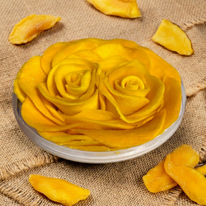 Tranches de mangue séchées jaunes sucrées, transformées par lyophilisation, en vrac, collation de fruits du Vietnam - Product Image 1