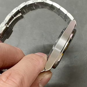 Reloj de Lujo para Hombre, Edición Personalizada, con Brazalete de Acero Integrado, Esfera Negra, Fecha, Reserva de Marcha, Automático, Cristal de Zafiro - Product Image 4