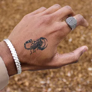 Bxtats <span class=keywords><strong>2023</strong></span> Nouveaux autocollants de tatouage temporaires à base de plantes, 7 styles différents, semi-permanents, imperméables, motif <span class=keywords><strong>scorpion</strong></span> pour le corps, en papier - Product Image 1