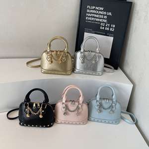 Sac à bandoulière haut de gamme pour femmes, sac à main tendance pour femmes, couleur unie avec rivets - Product Image 1