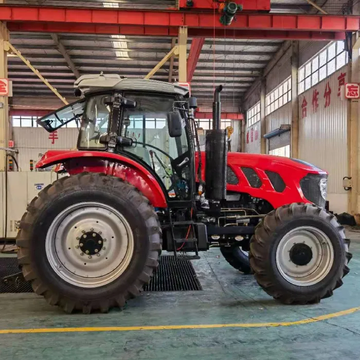 大型QLN-2004 4輪駆動トラクター農業用トラクター中国200HP大型農業用ホイールトラクターザンビアで販売