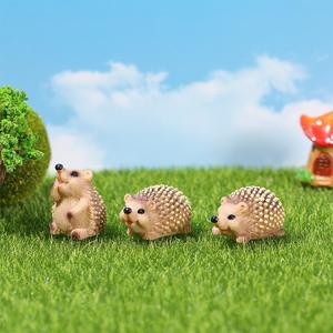 Venta al por mayor jardín DIY decoración Kawaii erizo miniatura casa de muñecas paisaje Animal suculenta decoración Mini adorno de jardín - Product Image 1