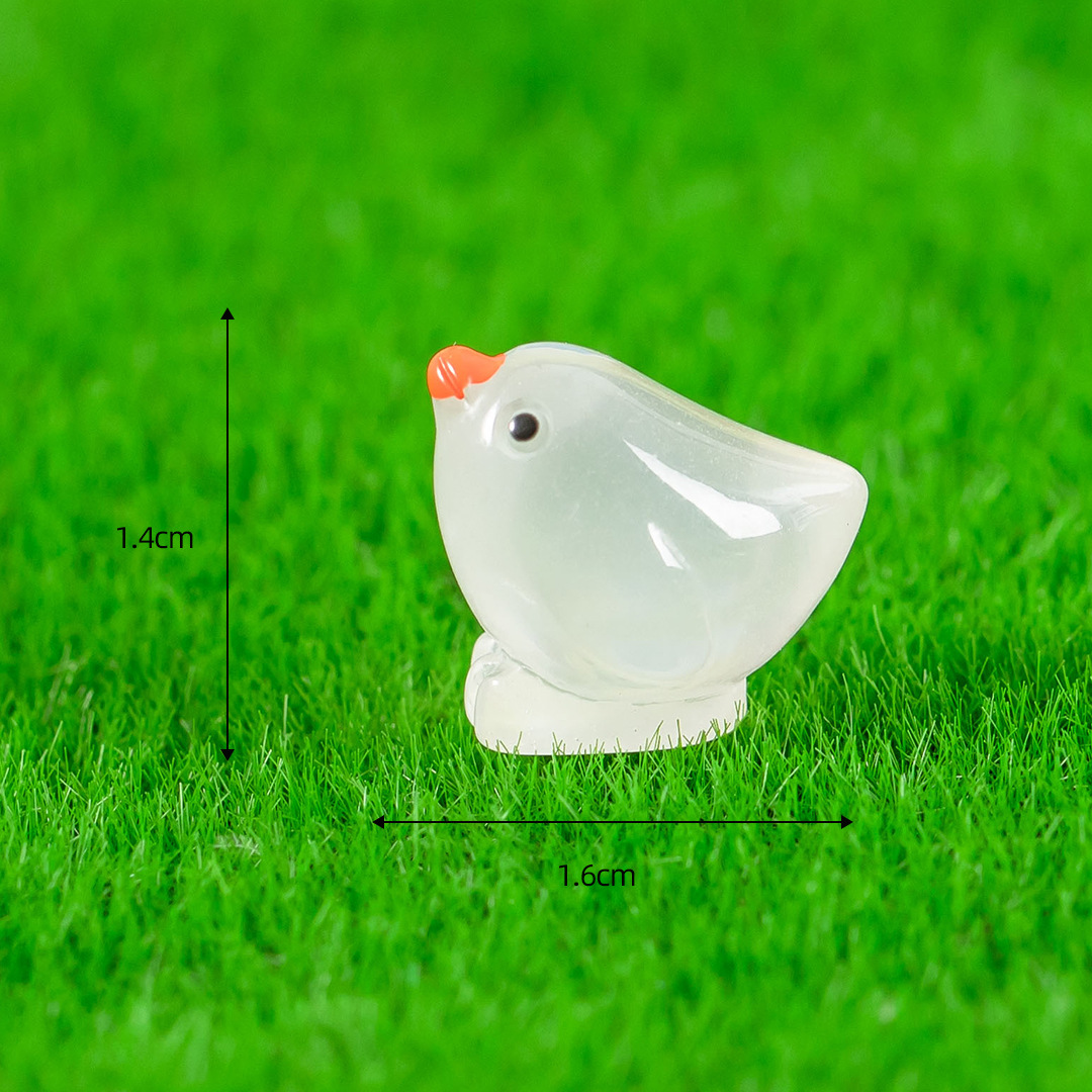 Milky white/luminous small yellow chicken