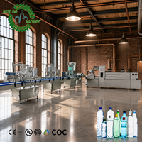 Ligne de production de remplissage d'eau de 2000 bouteilles par heure, unité intégrée de rinçage, remplissage et bouchage, gain de place, pour bouteilles PET