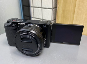 Cámara sin Espejo 4K ZV-E10 Usada con Tarjeta SD de 24.2MP y Wi-Fi para Vlogging en <span class=keywords><strong>YouTube</strong></span> - Product Image 5