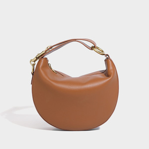 <span class=keywords><strong>Borse</strong></span> firmate mezza luna con manico in pelle sintetica classica borsa da viaggio in pelle <span class=keywords><strong>di</strong></span> <span class=keywords><strong>prima</strong></span> <span class=keywords><strong>classe</strong></span> da donna rossa <span class=keywords><strong>di</strong></span> lusso rotonda Hobo borsa - Product Image 3
