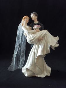 Figurine e statue su misura delle coppie di nozze dei mestieri della resina per il regalo della decorazione - Product Image 3