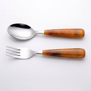 Juego de cuchara y tenedor de acero inoxidable de la colección Artisan con mango de imitación de caparazón de tortuga, pulido espejo, diseño vintage para fiestas y cafeterías. - Product Image 1