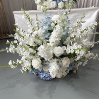 Rangkaian Bunga Lantai ML Wholesale Messy White Rose Peony Delphinium dengan Sentuhan Biru untuk Dekorasi Lorong Pernikahan