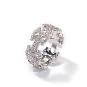 Anello alla Moda con Catena Cubana, Design Geometrico Minimalista ed Elegante, Gioiello da Uomo per Uso Quotidiano - Product Image 5