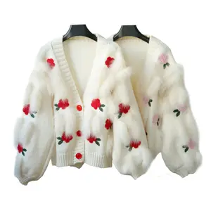 新设计羊毛混纺短针织女式宽松图案开衫，带狐狸毛装饰