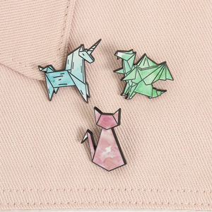 Niedliche Origami-Tier-Emaille-Anstecknadeln: Kreative geometrische Papierfalt-Katzen-, Einhorn- und Drachen-Broschen für Taschen und Revers – Schmuckgeschenk für Freunde - Product Image 3