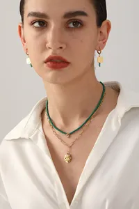 Accessori di perle bianche a forma di foglia di lusso catena di perline verdi con collana a doppia catena con ciondolo in acciaio inossidabile con diamanti