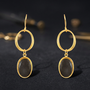 Boucles d'oreilles pendantes unisexes de luxe en laiton plaqué or 18 carats avec pierre précieuse Druzy noire de forme ovale classique, finition brossée, pour mariage et soirée - Product Image 3