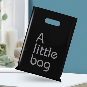 Sacs en plastique réutilisables noirs unis avec impression de texte, poignées découpées, haute capacité de charge, pour transport minimaliste - Product Image 5