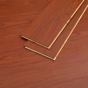 Plancher en bois massif texturé moderne et élégant à trois couches, antidérapant, confortable au toucher, pour la sécurité des personnes âgées dans la chambre et le salon - Product Image 3