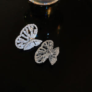 Aguja de plata circón mariposa Corea del Sur dulce exquisita luz lujo temperamento de gama alta al por mayor Stud pendientes para mujer - Product Image 4