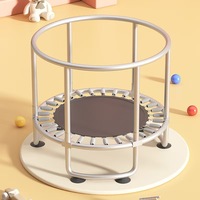 Trampoline d'intérieur silencieux pour enfants avec barre de traction, anneaux et piscine à balles, structure en acier, 1,4 m, protection intégrée, pour le plaisir en famille